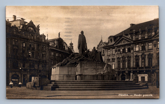 🔔 Stara pohlednice Praha Husův pomník