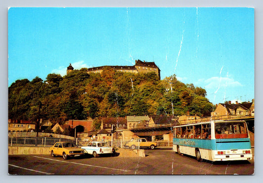 Pohlednice Greiz Busnahmhof mit Blich zum Oberer Schloss (JN1670)
