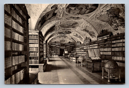 Pohlednice Praha pamatník narodního písemnictví Starší sál (JN1721)