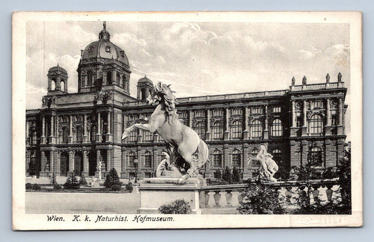 Pohlednice Vídeň K.K. Naturhist Socha koně u muzea (JN1962)