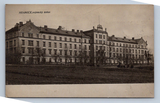 Pohlednice Hranice, vojenský ústav (JN2041)