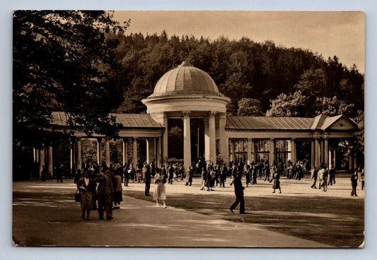 Pohlednice Mariánské lázně Ráno u Rudolfova pramene (JN2134)