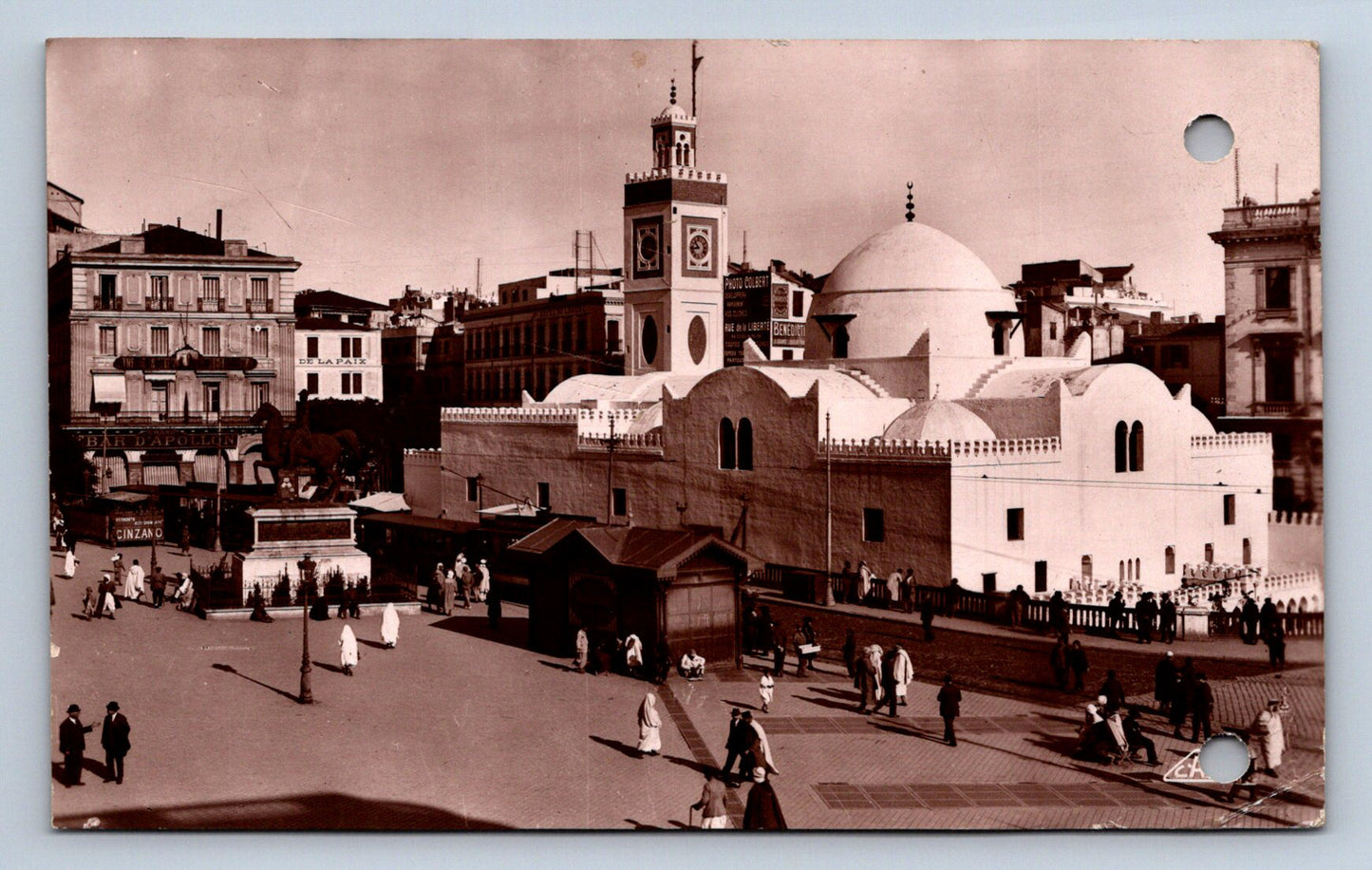 Pohlednice Algérie náměstí (JN2339)