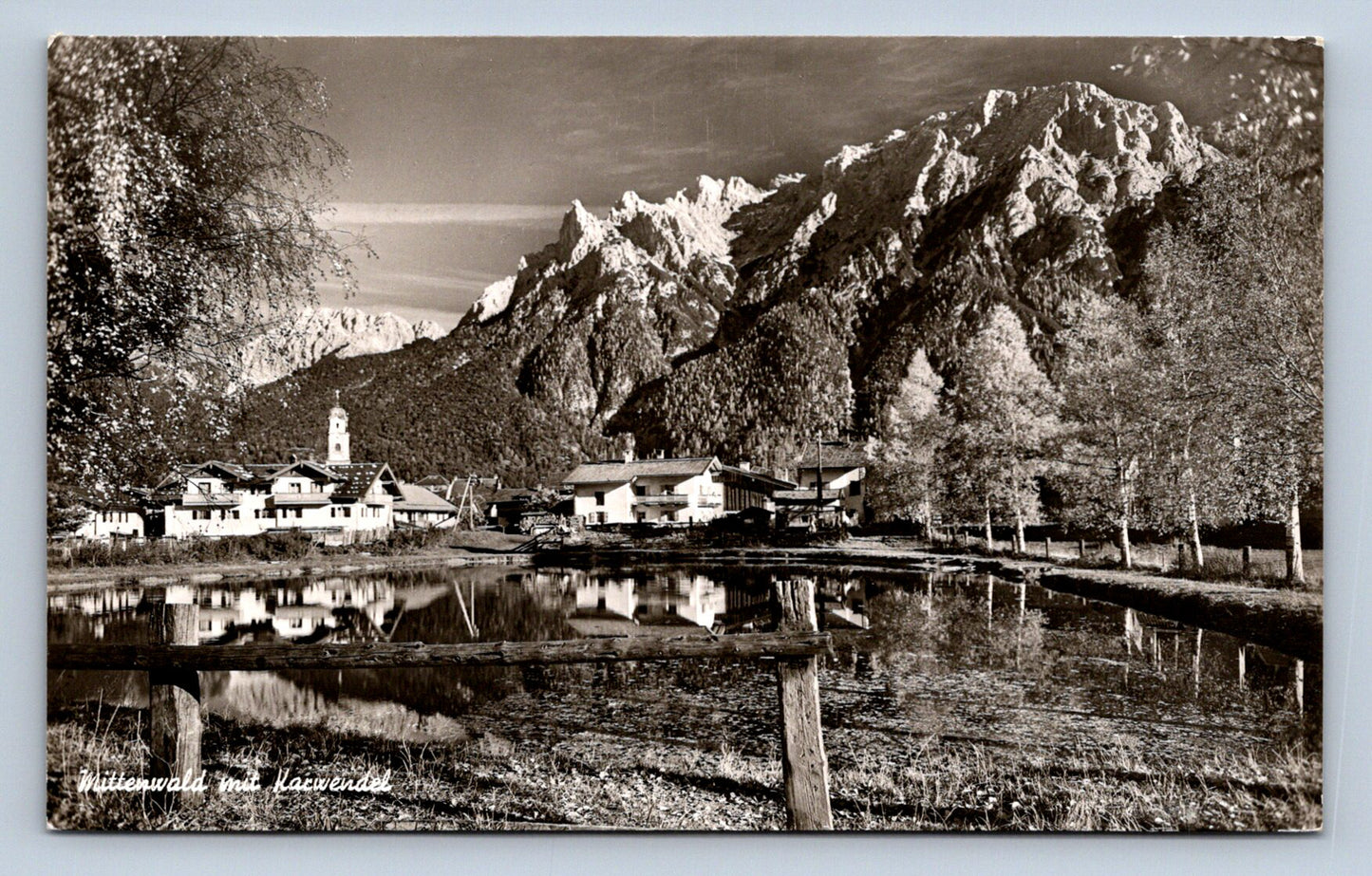 Pohlednice Mittenwald mit Karwendel (JN2427)