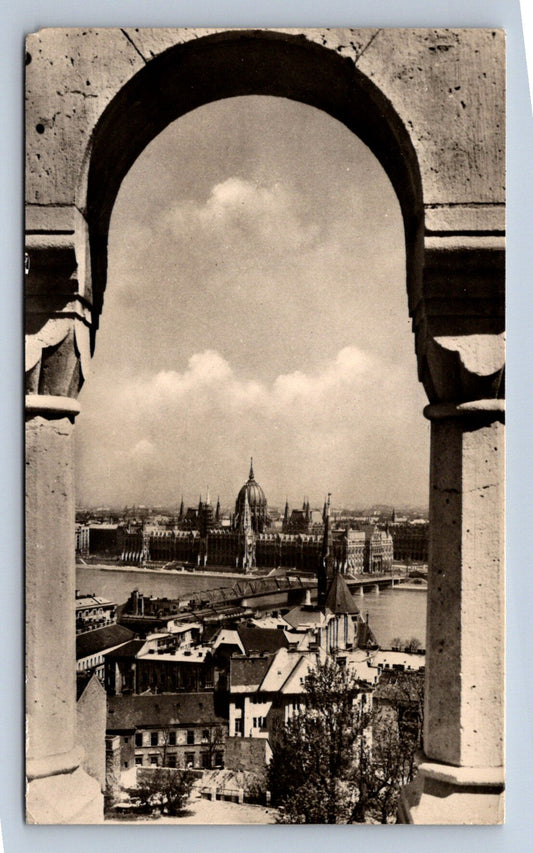 Pohlednice Maďarsko Budapešť Halászbástya látkép (JN2456)