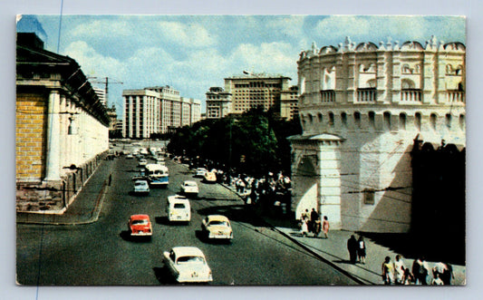 Pohlednice Moskva Manehz a Kutafya věž v Kremlinu (JN2536)