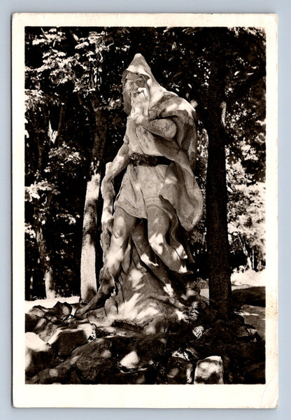 Pohlednice MARIÁNSKÉ LÁZNĚ SOCHA KRAKONOŠE U KAVÁRNY KRAKONOŠ (ST1236)