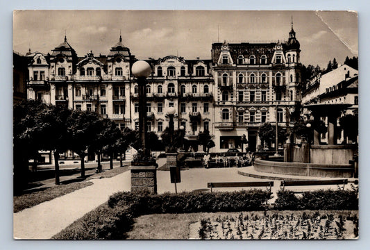 Pohlednice MARIÁNSKÉ LÁZNĚ - STALINOVO NÁMĚSTÍ (ST1300)