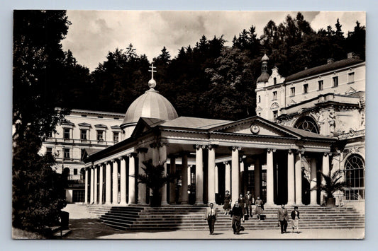 Pohlednice MARIÁNSKÉ LÁZNĚ - KŘÍŽOVÝ PRAMEN (ST513)