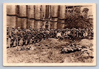 Pohlednice POHŘEB PADLÍCH RUSKÝCH VOJÍNŮ U KOSTELA SV. LUDMILY (ST544)