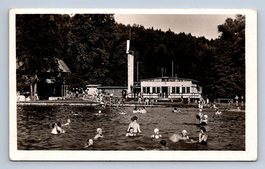 Pohlednice RYCHNOV NAD KNĚŽNOU - KOUPALIŠTĚ V LESE VČELNÉM (ST805)