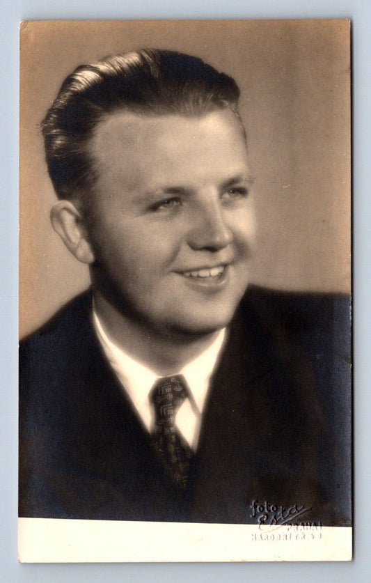 Pohlednice MLADÝ CHLAPEC - FOTO ESTA (ST3130)