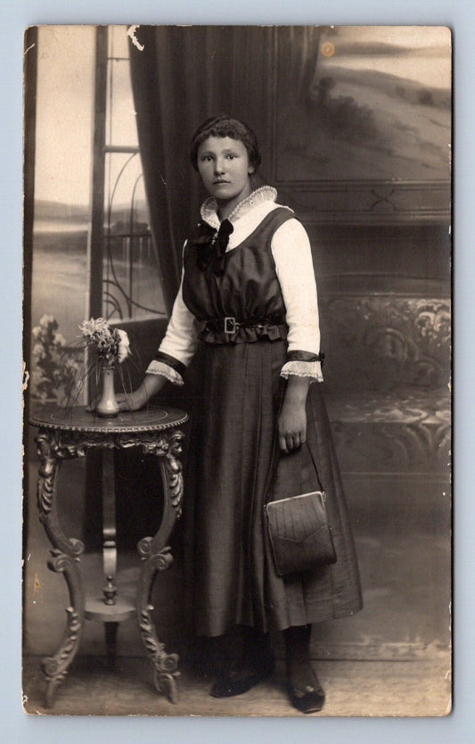 Pohlednice DÍVKA (ST3135)