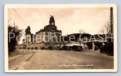 Postcard PRAGUE RAILWAY STATION (ST5096)