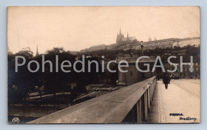 Postcard PRAGUE VIEW OF HRADČANY (ST5730)