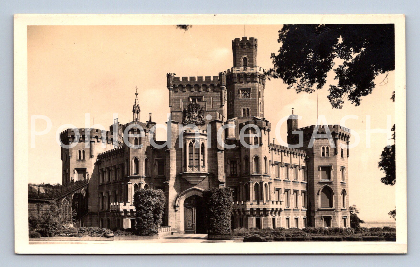 Postcard HLUBOKA NAD VLTAVOU CASTLE (ST5753)