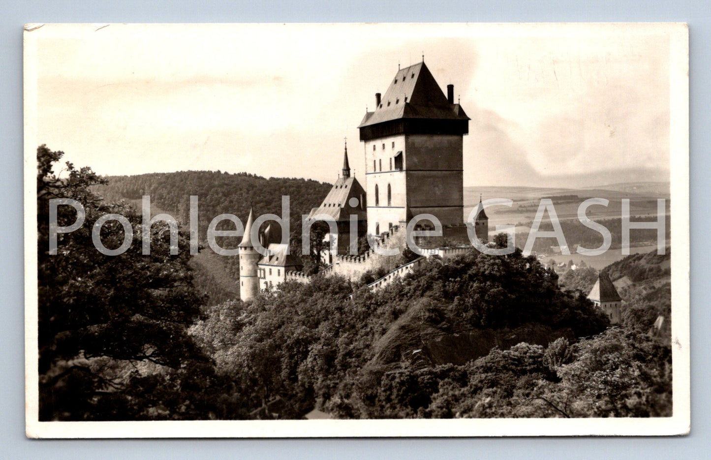 Postcard KARLŠTEJN CASTLE (ST5885)