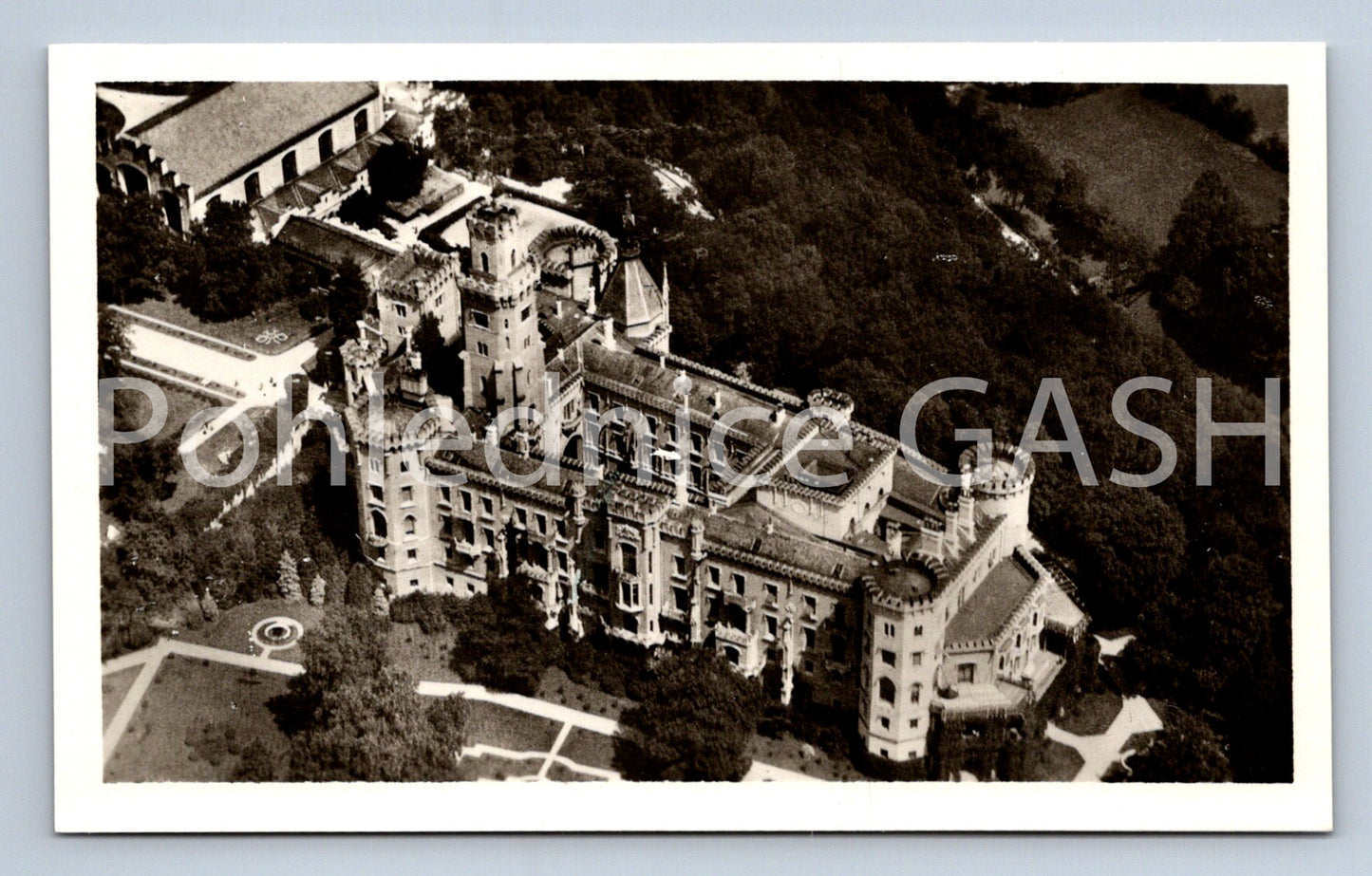 Postcard HLUBOKA NAD VLTAVOU CASTLE (ST6383)