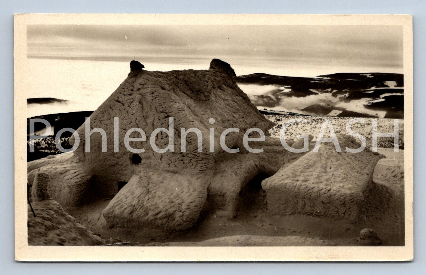 Postcard KRKONOSE - CZECHOSLOVAK SHED ON SNĚŽCE (ST4912)