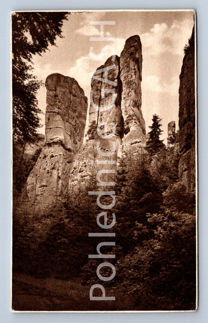 DRAGON ROCKS Postcard (ST7246)