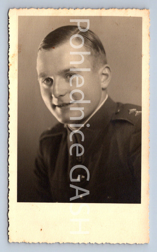 Postcard YOUNG SOLDIER (ST7371)