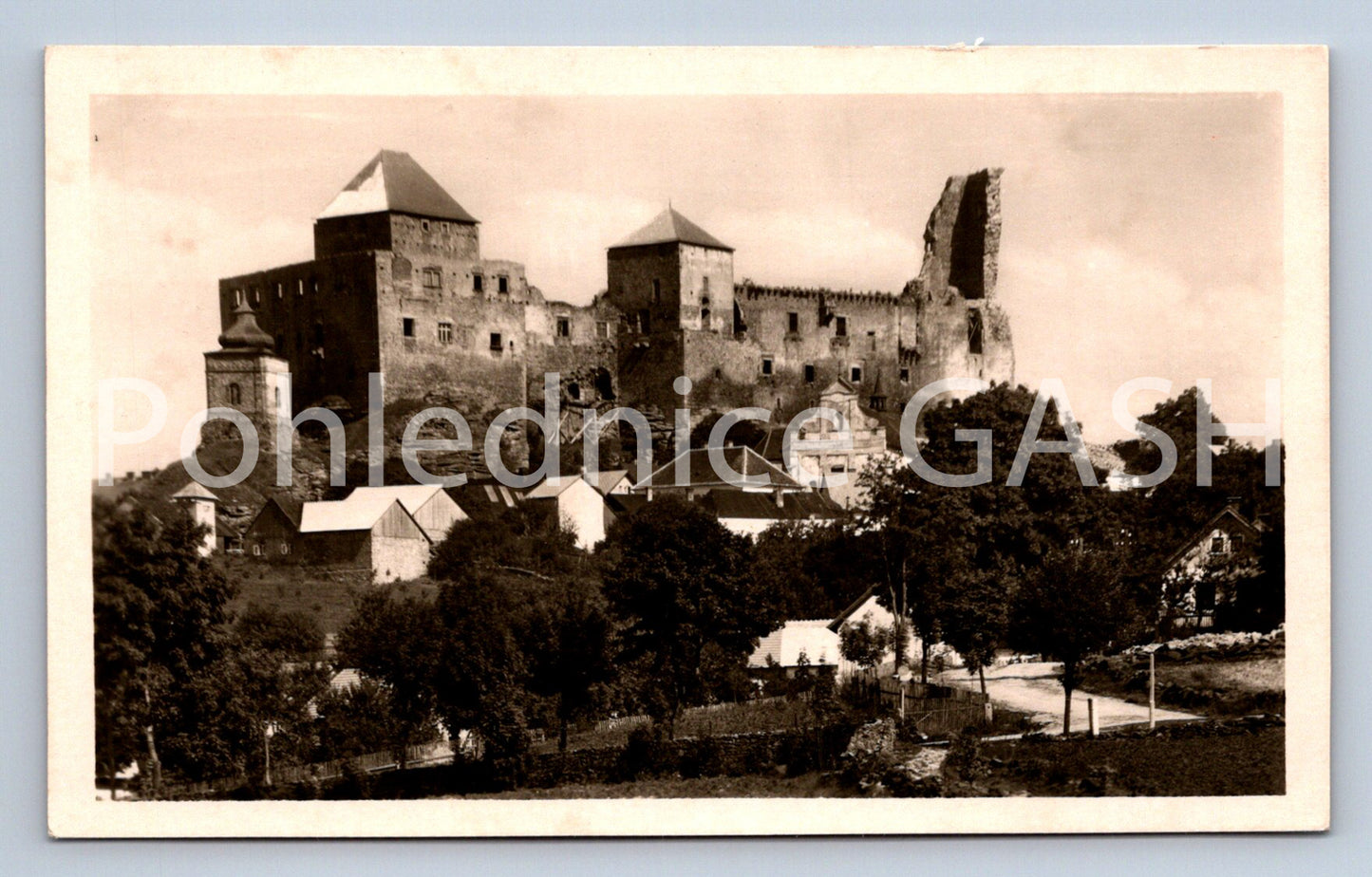 Postcard LIPNICE NAD SÁZAVOU CASTLE (ST7534)