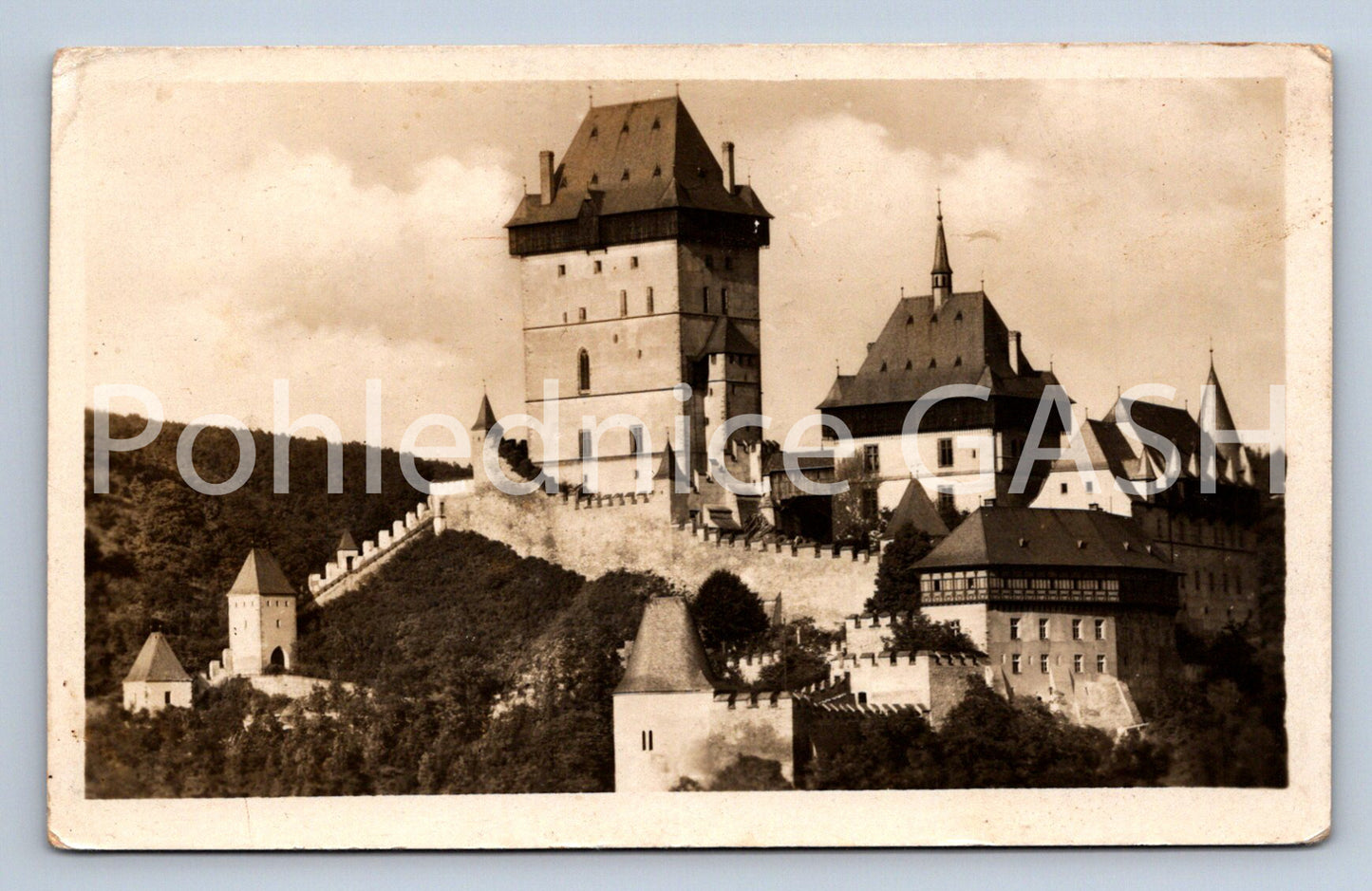 Postcard KARLŠTEJN CASTLE (ST7578)