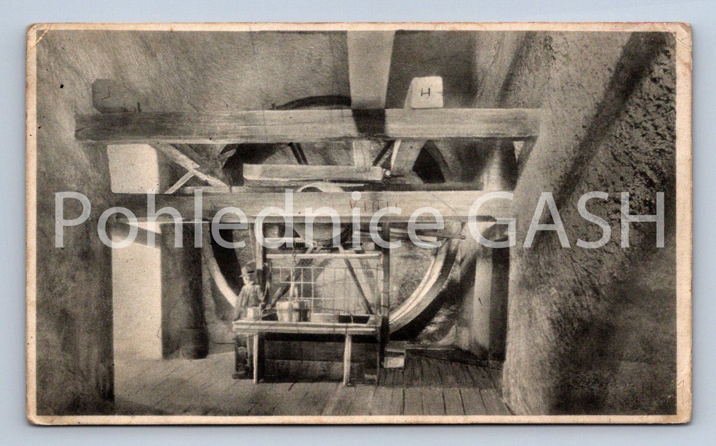 Postcard KARLŠTEJN CASTLE (ST7583)