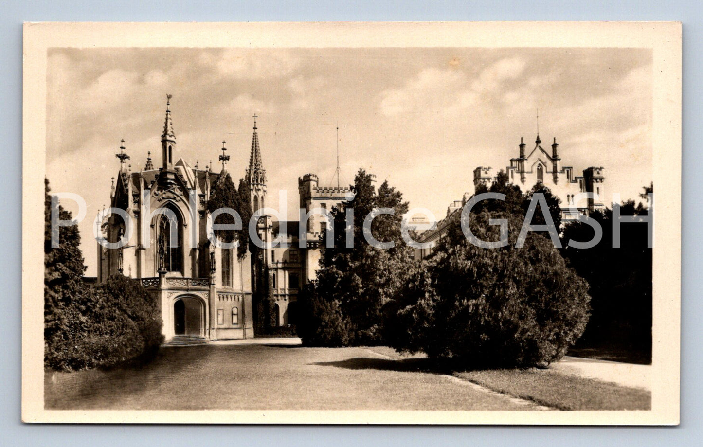 Postcard LEDNICE - CASTLE (ST7831)