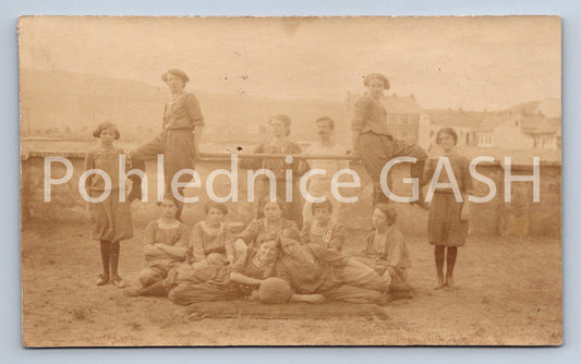 Pohlednice VESNICKÁ PARTA fotbal (ST9376)