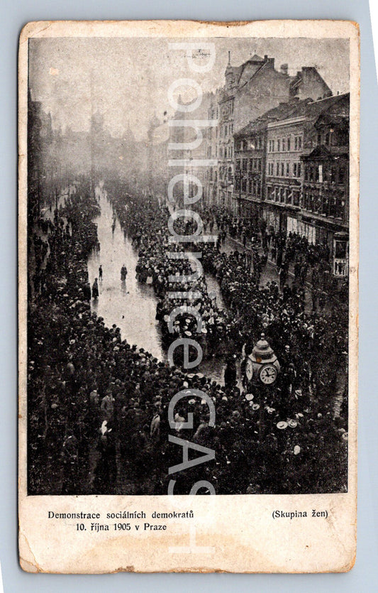 Pohlednice DEMONSTRACE SOCIÁLNÍCH DEMOKRATŮ 1905 V PRAZE (ST9402)