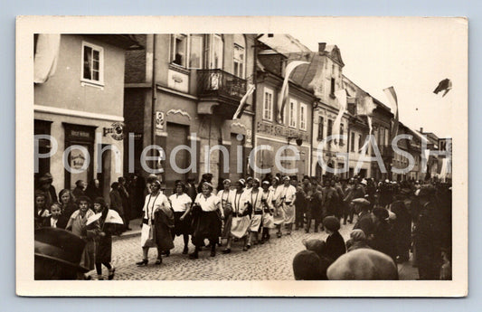 Pohlednice SCHROMÁŽDĚNÍ LIDU průvod (ST9420)