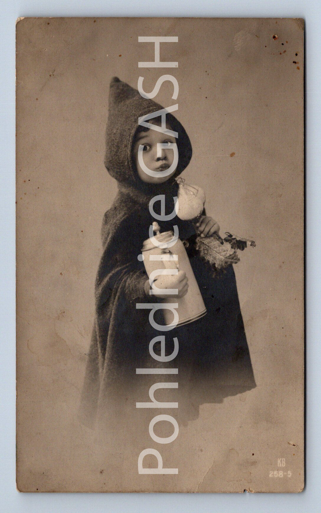 Pohlednice DÍTĚ S BANDASKOU (ST10001)