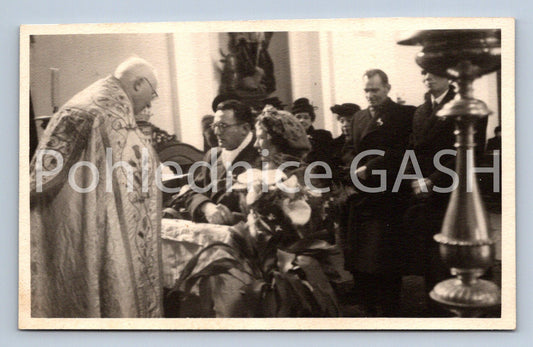 Pohlednice V KOSTELE NA POŽEHÁNÍ (ST10002)