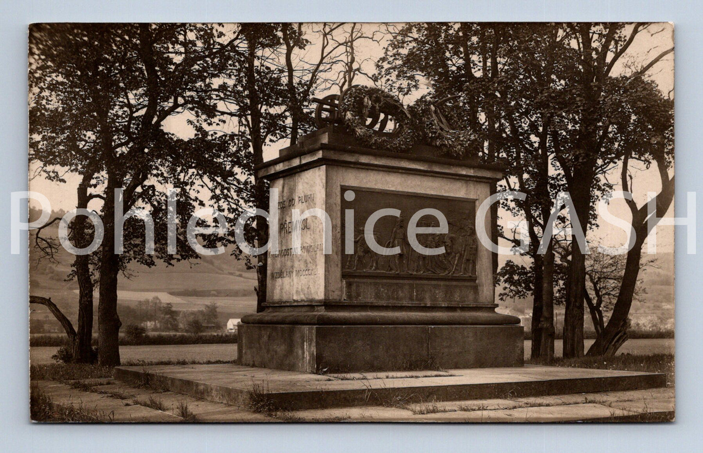 Pohlednice PŘEMYSL - POMNÍK (ST8771)