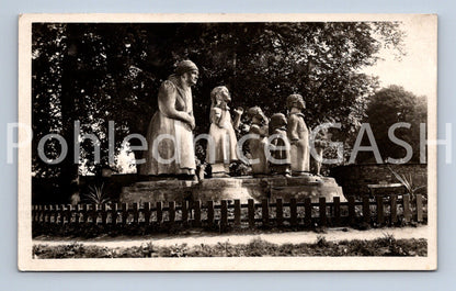 Pohlednice BABIČČINO ÚDOLÍ - POMNÍK BABIČKY (ST8945)