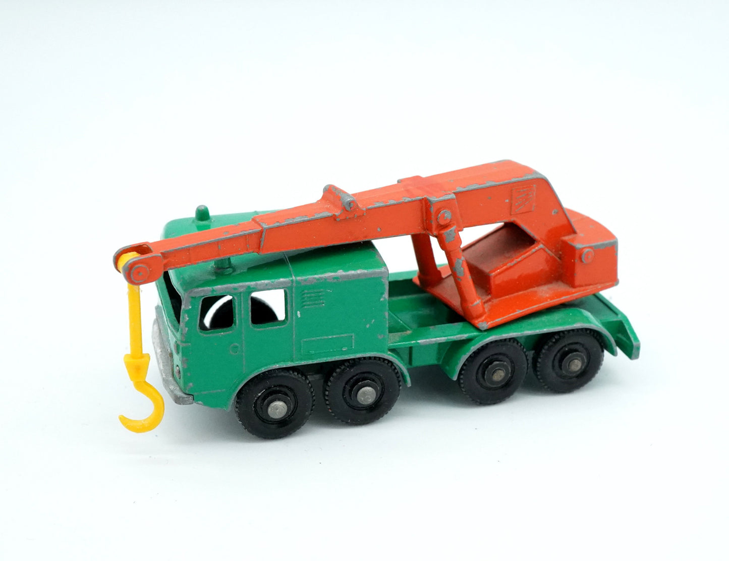 MATCHBOX 8 WHEEL CRANE BY LESNEY