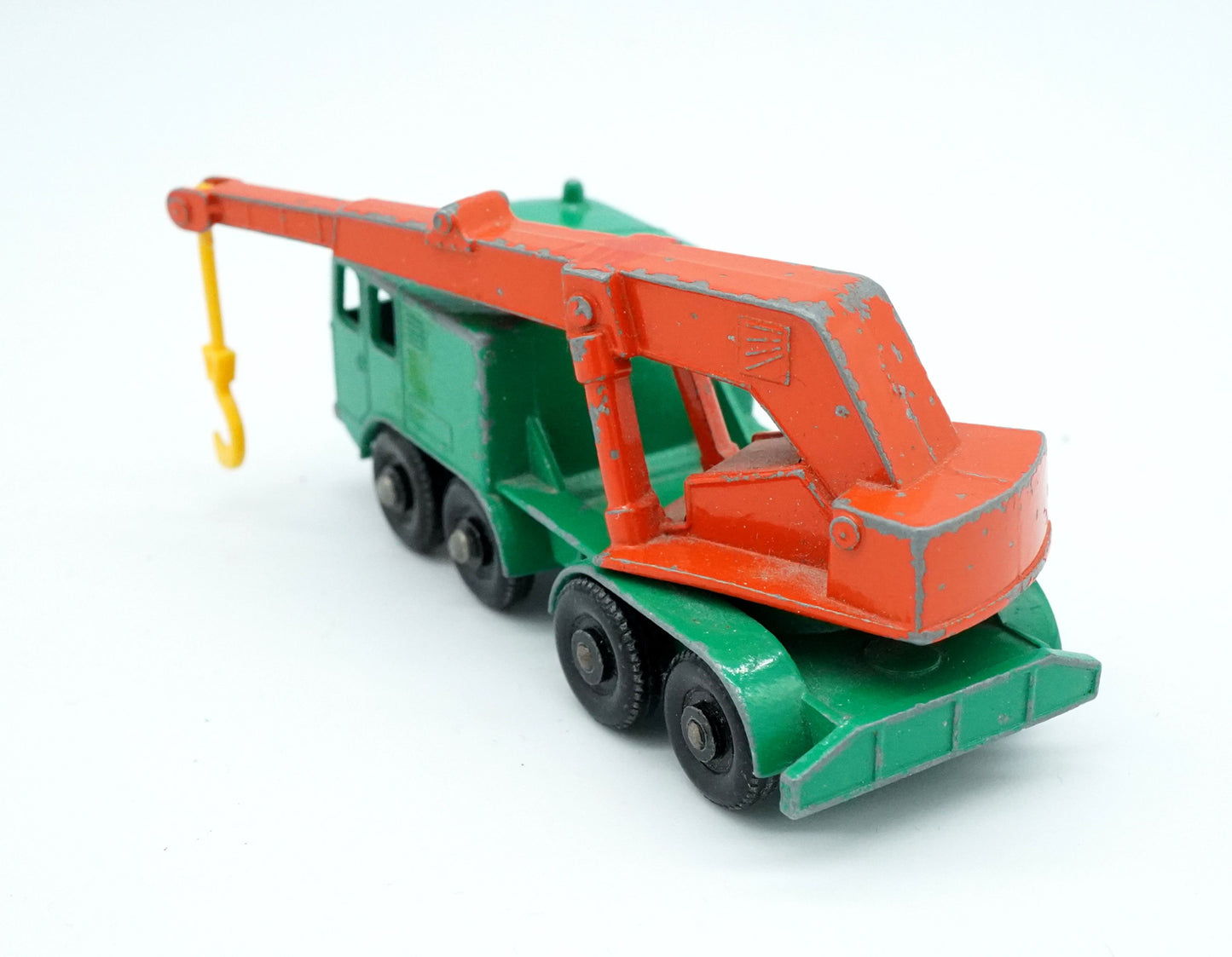 MATCHBOX 8 WHEEL CRANE BY LESNEY