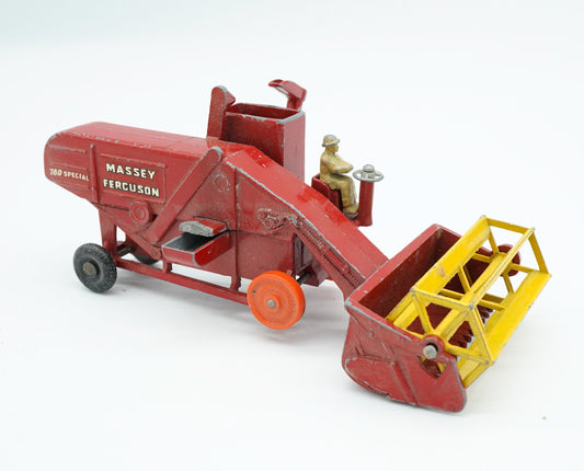 AUTÍČKO MATCHBOX MASSEY FERGUSON COMBINE HARVESTER BY LESNEY