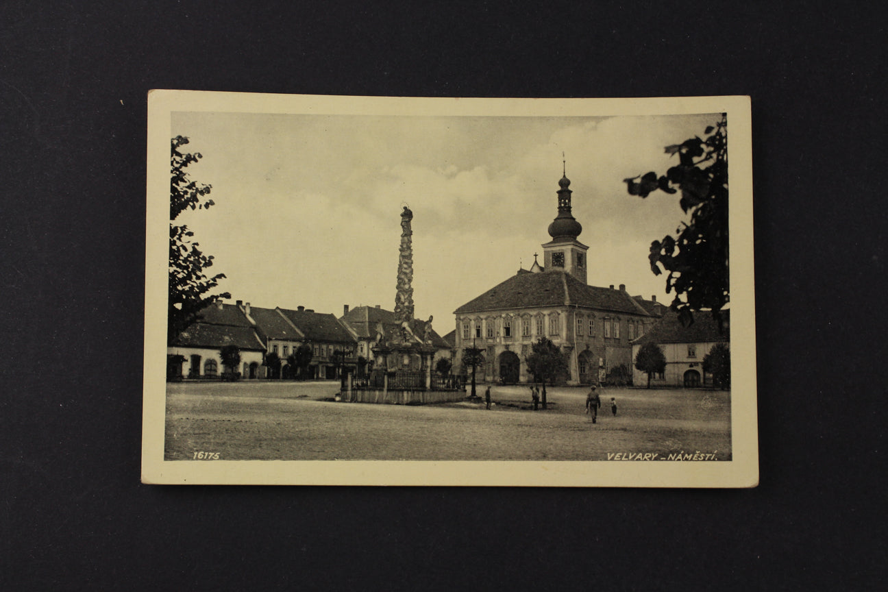 Pohlednice Velvary - náměstí (x6739)
