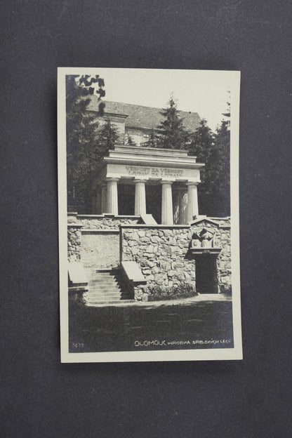 Pohlednice Olomouc hrobka srbských legií (x7203)