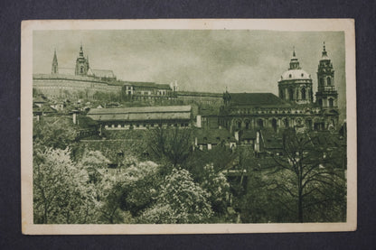 Pohlednice PRAHA HRADČANY A MIKULÁŠSKÝ KOSTEL x8828