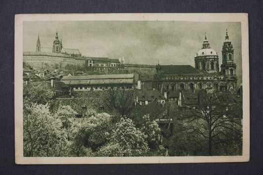 Pohlednice PRAHA HRADČANY A MIKULÁŠSKÝ KOSTEL x8828