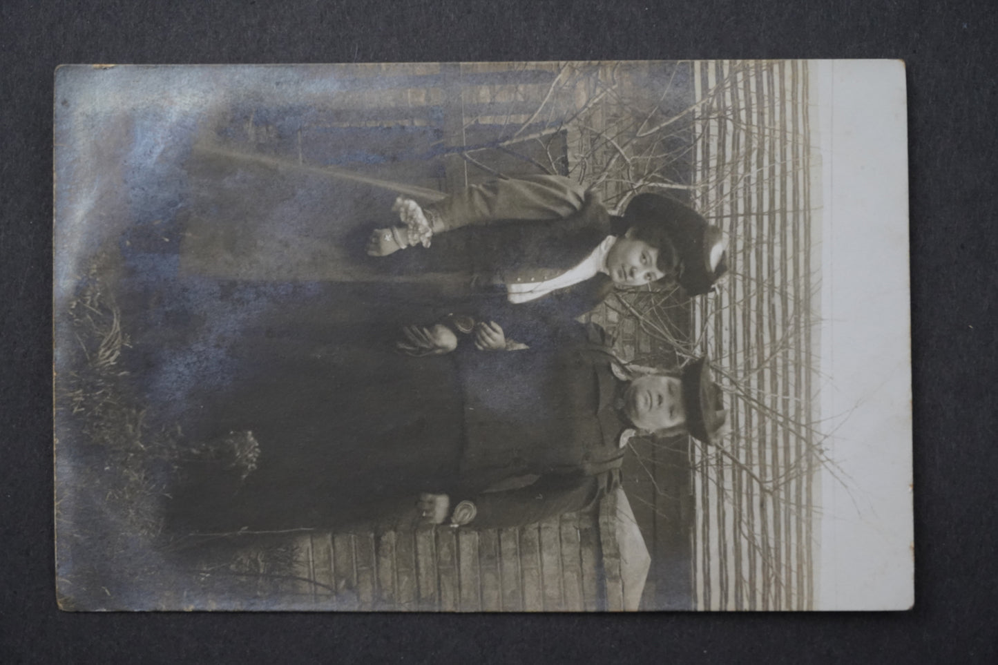 Pohlednice STARÁ FOTOGRAFIE DÍVKY KLOBOUK MÓDA 1900S x8999