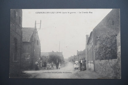Pohlednice Courcelles-lez-Lens – Grande-Rue po válce (x9603)