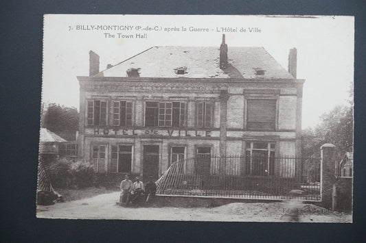 Pohlednice Billy-Montigny – radnice po válce (x9614)