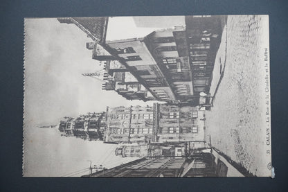 Pohlednice 35 CALAIS - La Rue de la Citadelle et le Beffroi (x9624)