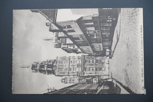 Pohlednice 35 CALAIS - La Rue de la Citadelle et le Beffroi (x9624)