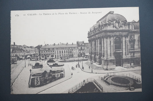 Pohlednice Calais – divadlo, náměstí a socha Jacquarda (x9632)