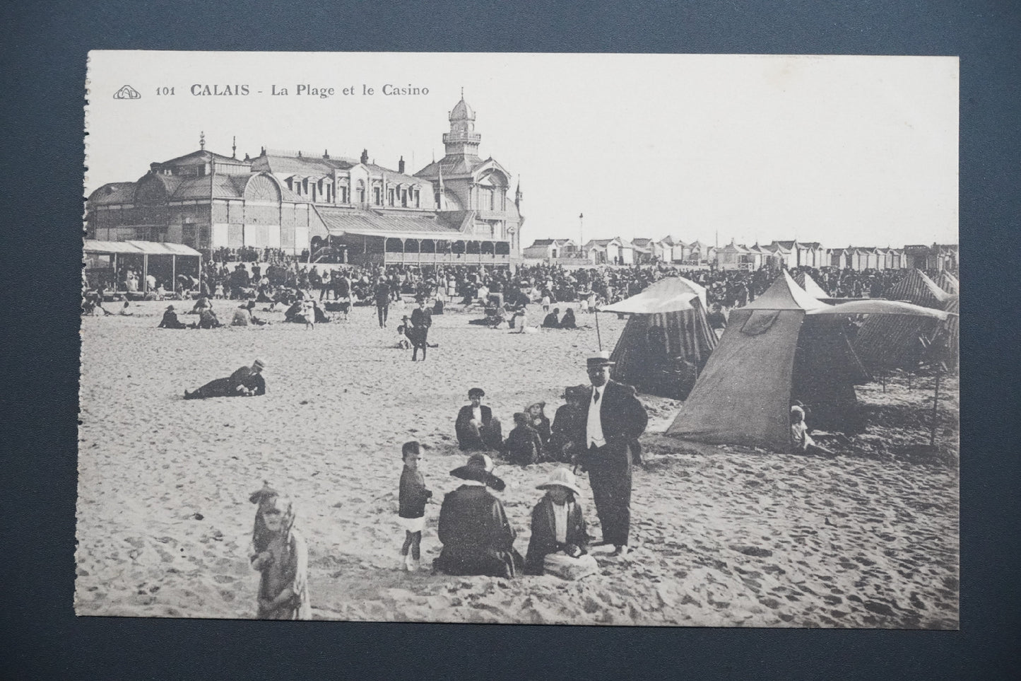 Pohlednice 101 CALAIS - La Plage et le Casino (x9637)